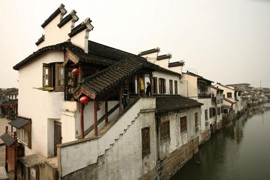 两会新视野 | 王虹：提升改造老旧小区 让百姓“推窗见绿”“出门入园”